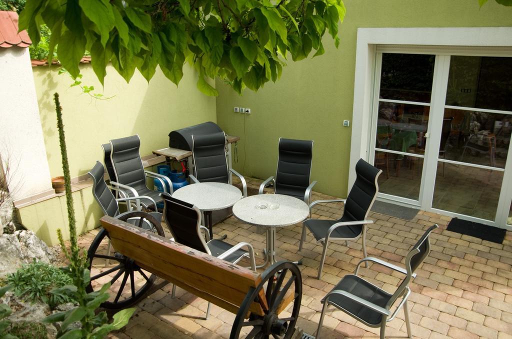 Pension Kiwi Mikulov Exterior foto